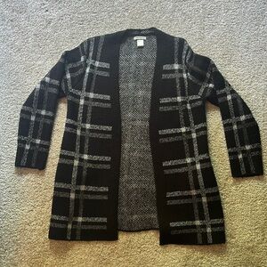 Black & White Knit Sweater. Long, hits at mid thigh. Cotton Emporium brand.